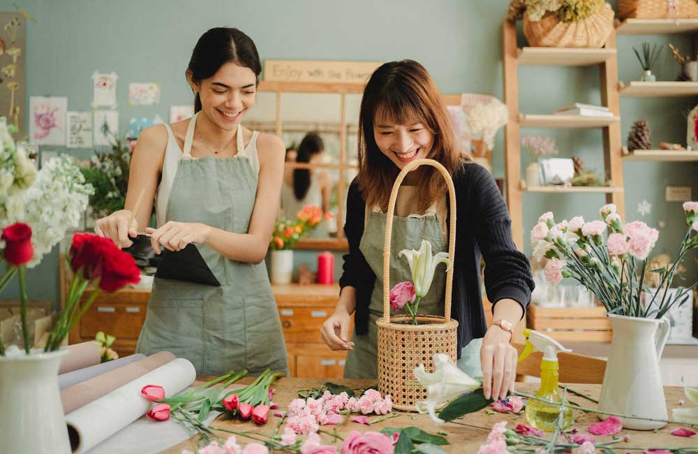 2023 pexels amina filkins flower shop5 Curve Content